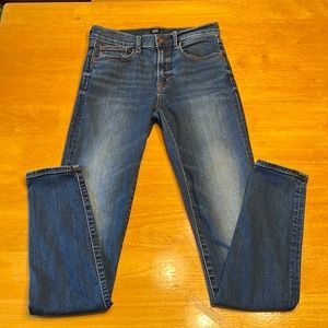 GAP True Skinny jeans. Size 4/27 Tall